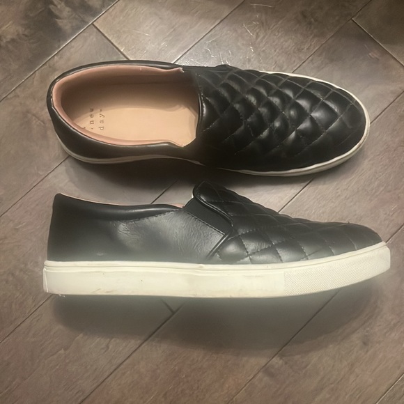 A New Day Reese Black Quilted Comfort Sneakers size 8 - Picture 2 of 4